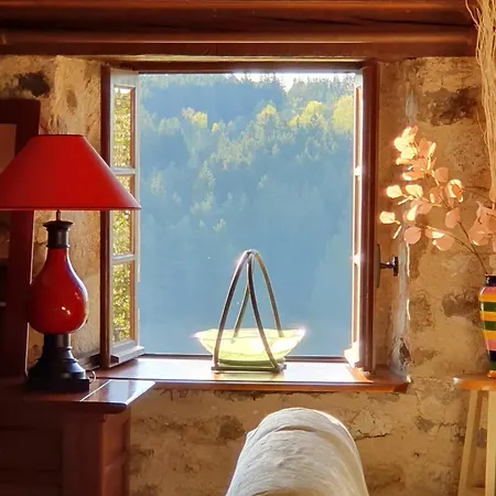 Les De Solol Bed & Breakfast *